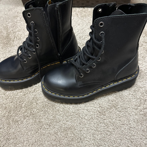 Dr. Martens Other - Platform Dr Marten Airwait Boots
